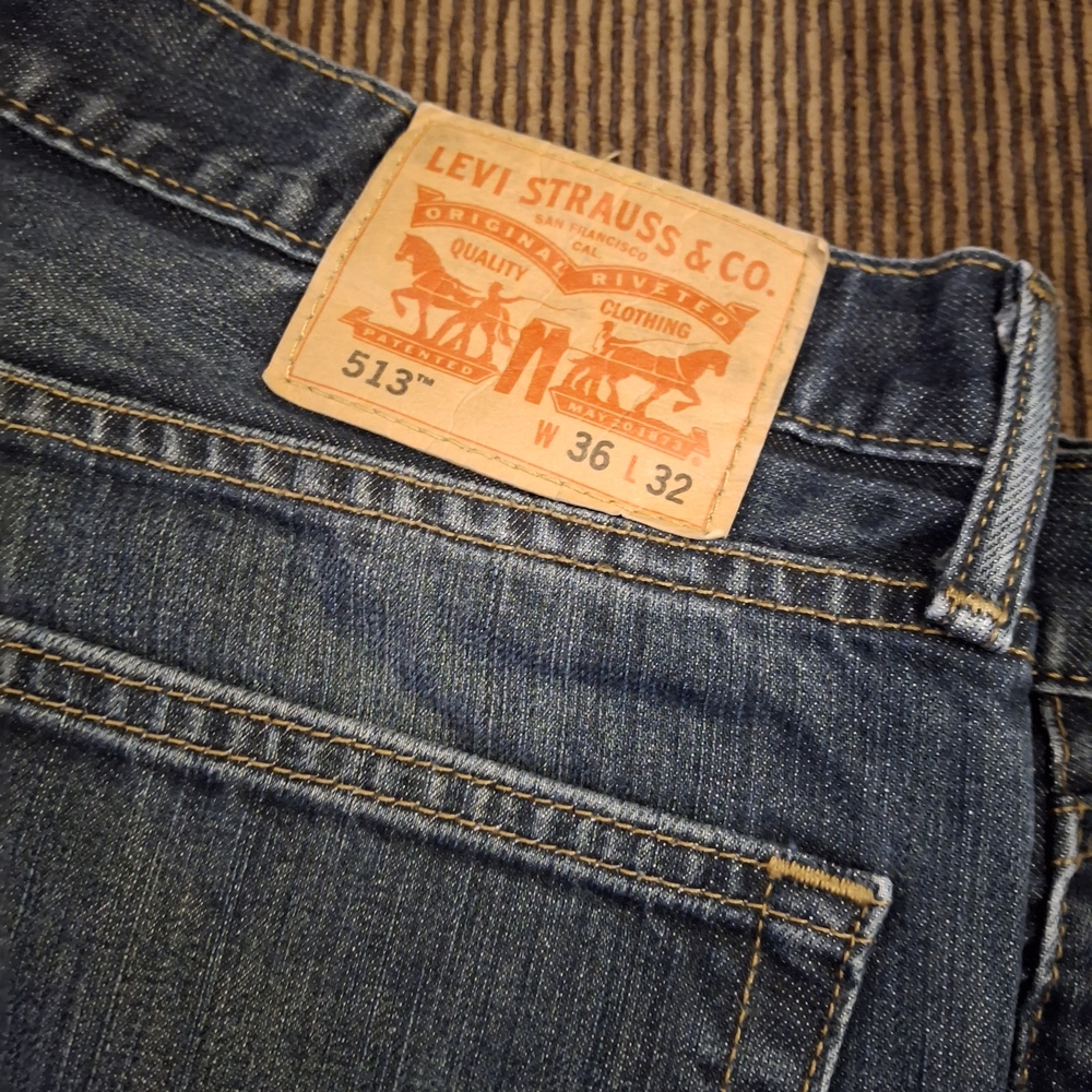 Men’s Levi's 513  Blue Straight Leg Jeans Classic Style Size 36-32